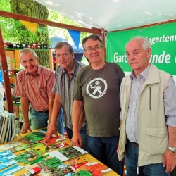 Biesdorfer Kleingärtner auf dem 20. Biesdorfer Blütenfest 2019